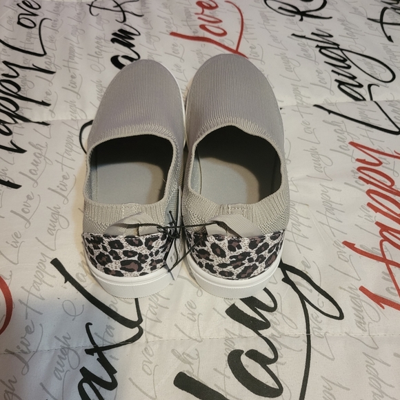 Sun& Sky Women's Mesh Grey Pull on Shoes - Picture 2 of 7